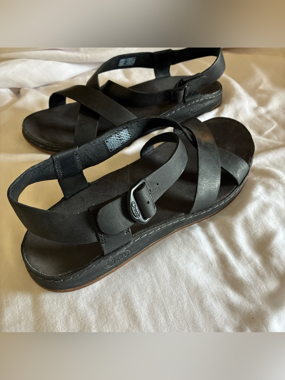 Chaco- Woman’s Leather sandals criss-cross strap size 9 Black High Quality